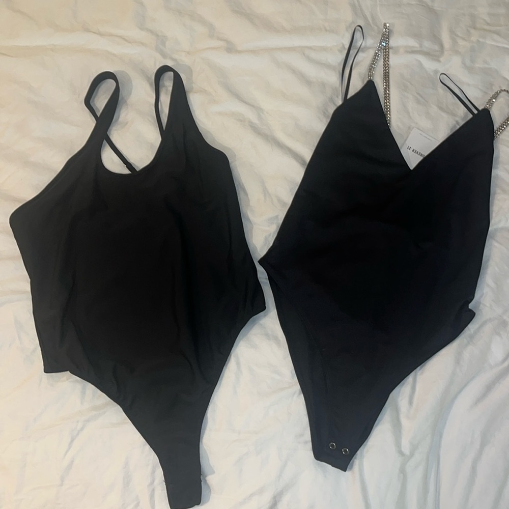 Bundle of 2 black tanks
